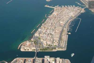 La bellezza nascosta di Taranto vecchia: una piccola isola abbandonata al degrado